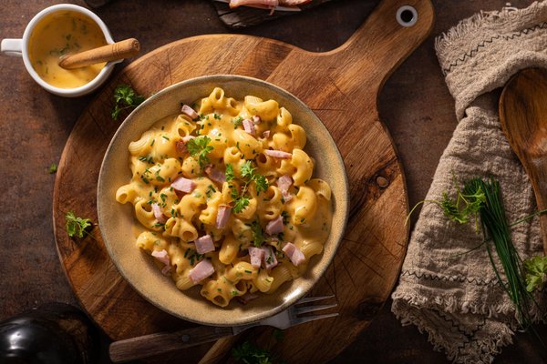 What's the Secret to a Crispy and Tangy Korean Fried Chicken with Gochujang Sauce?